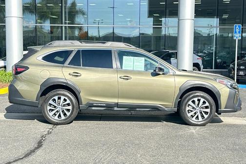 2023 Subaru Outback Premium