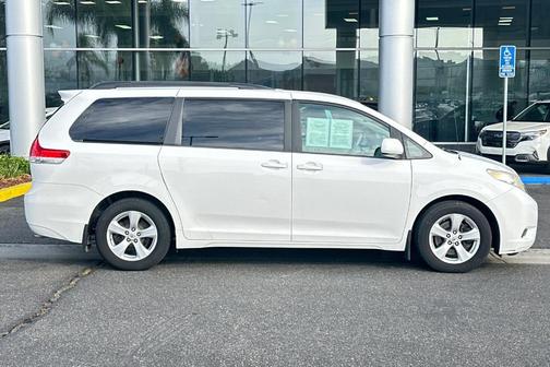 2013 Toyota Sienna LE