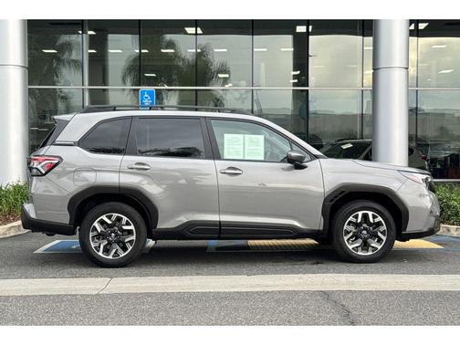 2025 Subaru Forester Premium
