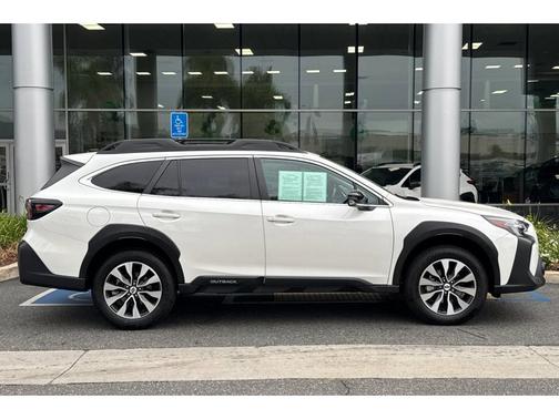 Crystal White Pearl 2025 Subaru Outback Limited