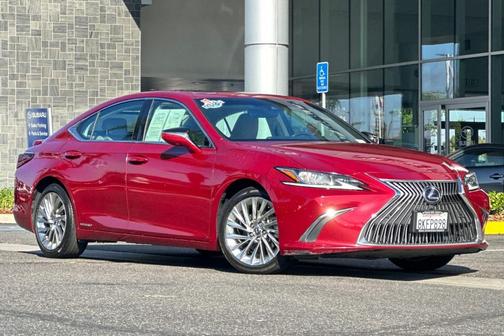 2019 Lexus ES 300h 