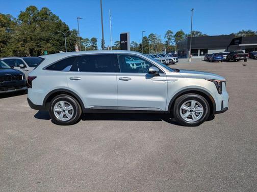 Ivory Silver 2026 Kia Sorento LX