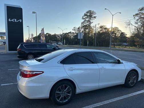 2016 Toyota Camry SE