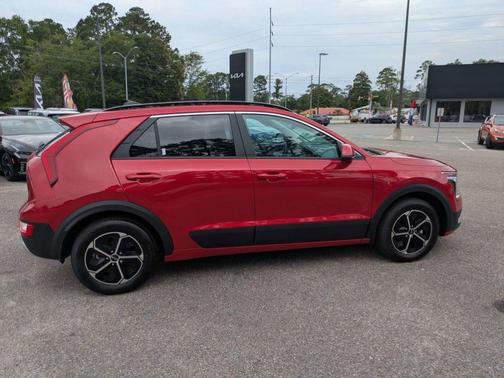 Runway Red 2026 Kia Niro LX
