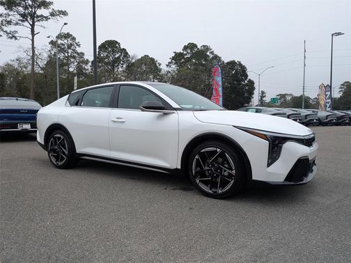 2026 Kia K4 GT-LINE