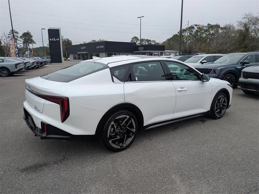 2026 Kia K4 GT-LINE