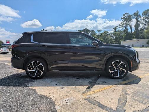 2024 Mitsubishi Outlander SE Black Edition