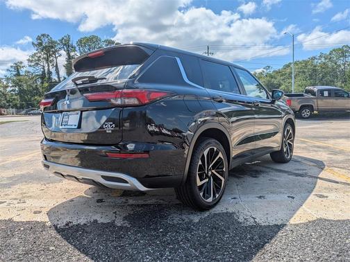 2024 Mitsubishi Outlander SE Black Edition