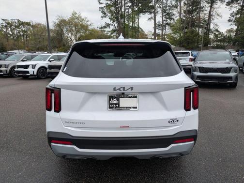 Glacial White Pearl 2026 Kia Sorento LX