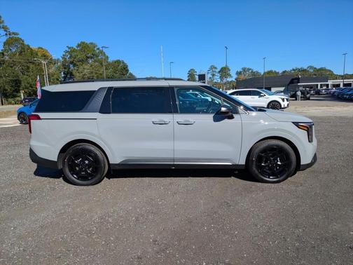 Ceramic Silver 2026 Kia Carnival Hybrid SX