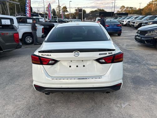 2022 Nissan Altima 2.5 SR