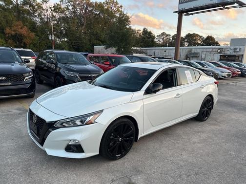 2022 Nissan Altima 2.5 SR