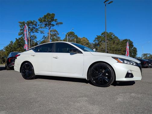 2022 Nissan Altima 2.5 SR