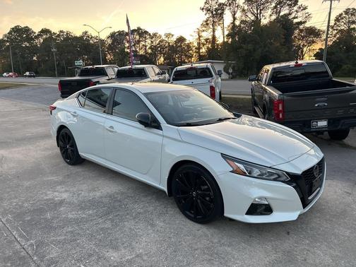 2022 Nissan Altima 2.5 SR