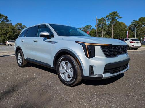 Ivory Silver 2026 Kia Sorento LX
