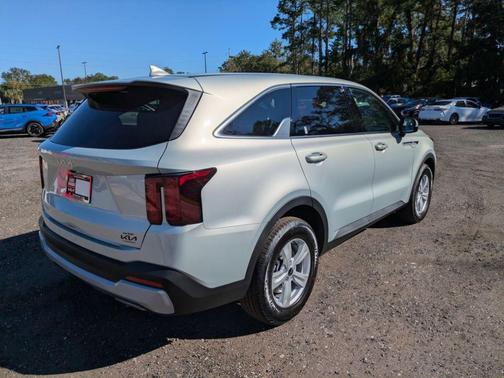 Ivory Silver 2026 Kia Sorento LX