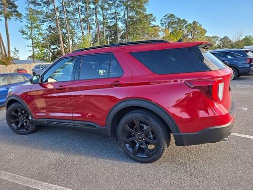2024 Ford Explorer ST-Line