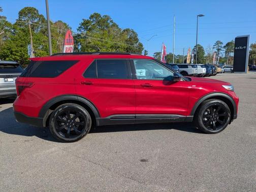 2024 Ford Explorer ST-Line