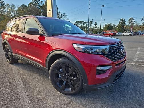 2024 Ford Explorer ST-Line