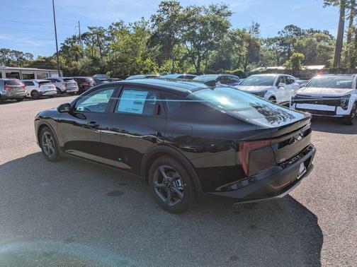 Aurora Black Pearl 2026 Kia K4 LXS