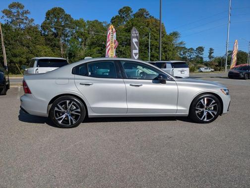 Silver 2024 Volvo S60 B5 Core Dark Theme