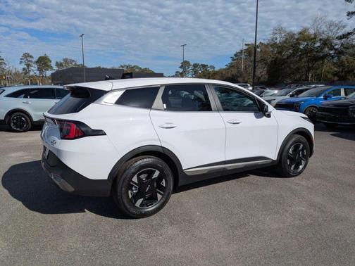 2026 Kia Sportage LX