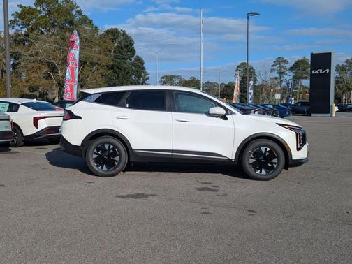 Snow White Pearl 2026 Kia Sportage Hybrid LX