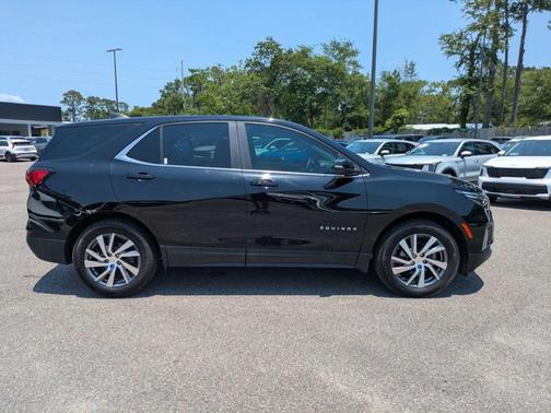 Mosaic Black Metallic 2024 Chevrolet Equinox LT