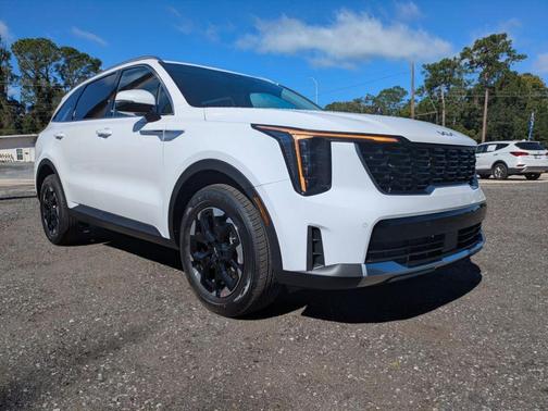 Glacial White Pearl 2026 Kia Sorento S