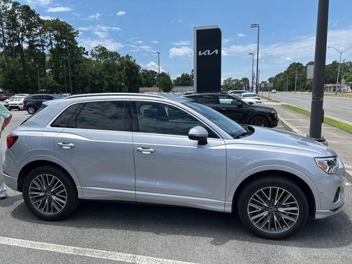 2021 Audi Q3 40 Premium