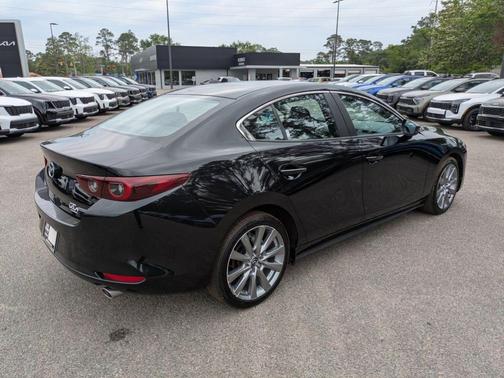 Jet Black Mica 2025 Mazda Mazda3 FWD w/Preferred Package