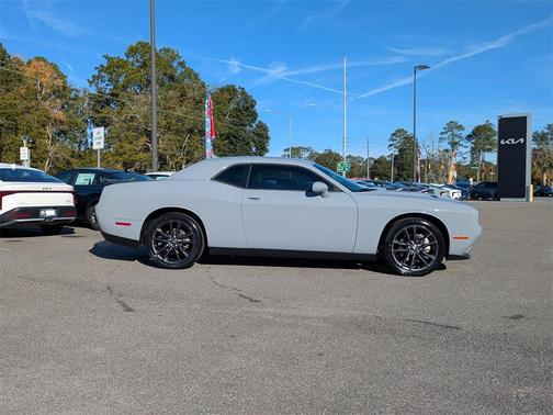 2022 Dodge Challenger SXT
