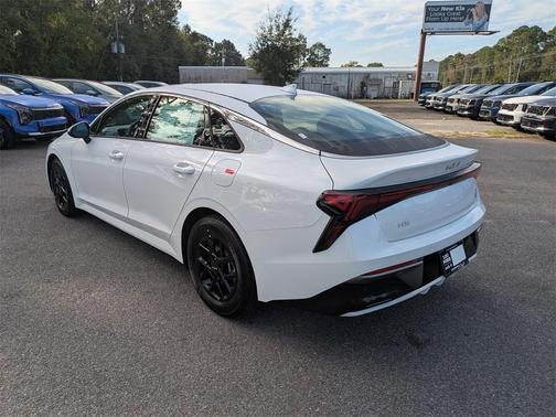 2026 Kia K5 LXS