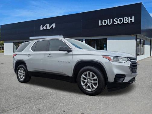 Silver Ice Metallic 2021 Chevrolet Traverse LS
