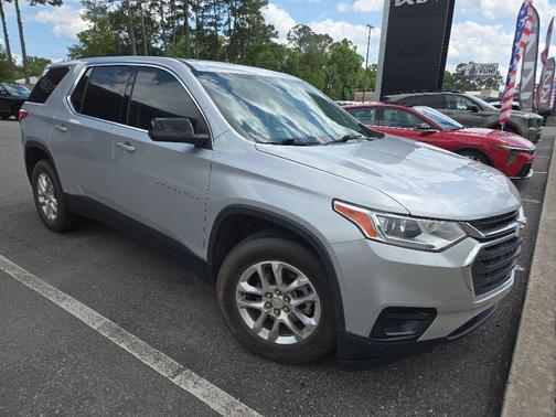 Silver Ice Metallic 2021 Chevrolet Traverse LS
