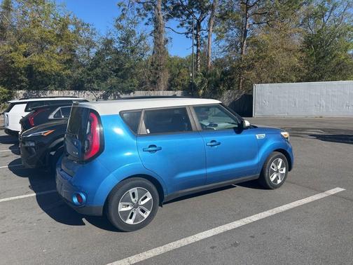 2017 Kia Soul EV Base