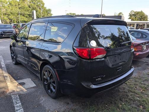 2019 Chrysler Pacifica Touring-L