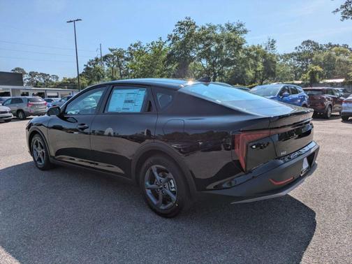 Aurora Black Pearl 2026 Kia K4 LXS