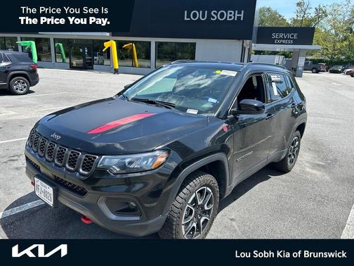 Diamond Black 2024 Jeep Compass Trailhawk