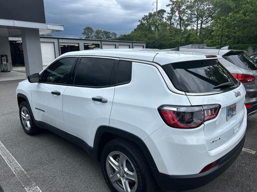 Bright White Clearcoat 2024 Jeep Compass Sport