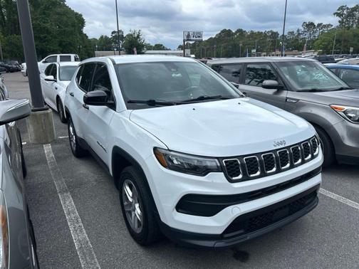Bright White Clearcoat 2024 Jeep Compass Sport