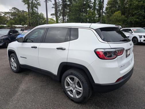Bright White Clearcoat 2024 Jeep Compass Sport
