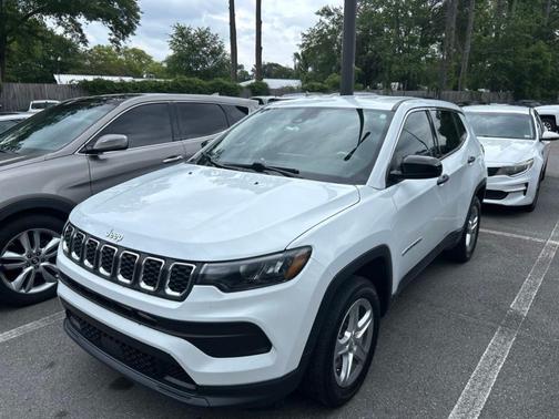 Bright White Clearcoat 2024 Jeep Compass Sport