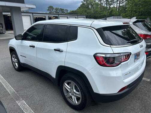 Bright White Clearcoat 2024 Jeep Compass Sport