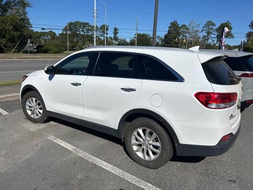 2018 Kia Sorento LX