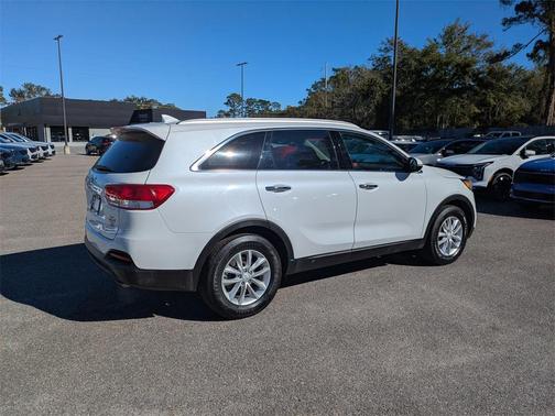 2018 Kia Sorento LX