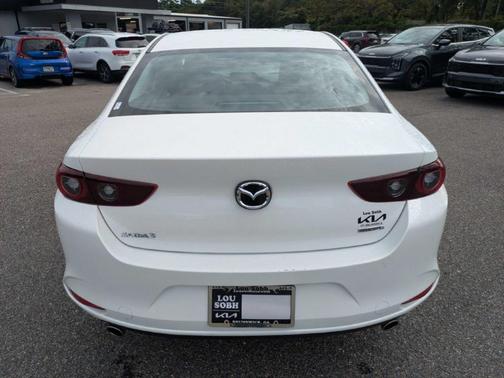 Snowflake White Pearl 2025 Mazda Mazda3 FWD w/Preferred Package