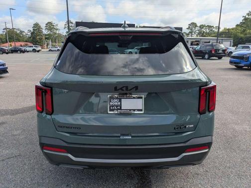 Green 2026 Kia Sorento Hybrid X-LINE SX PRESTIGE