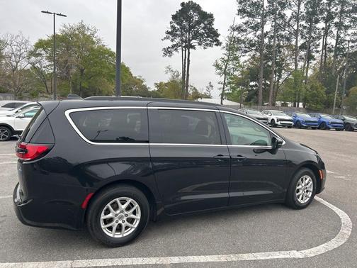 2022 Chrysler Pacifica Touring-L