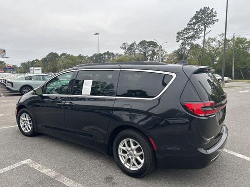 2022 Chrysler Pacifica Touring-L